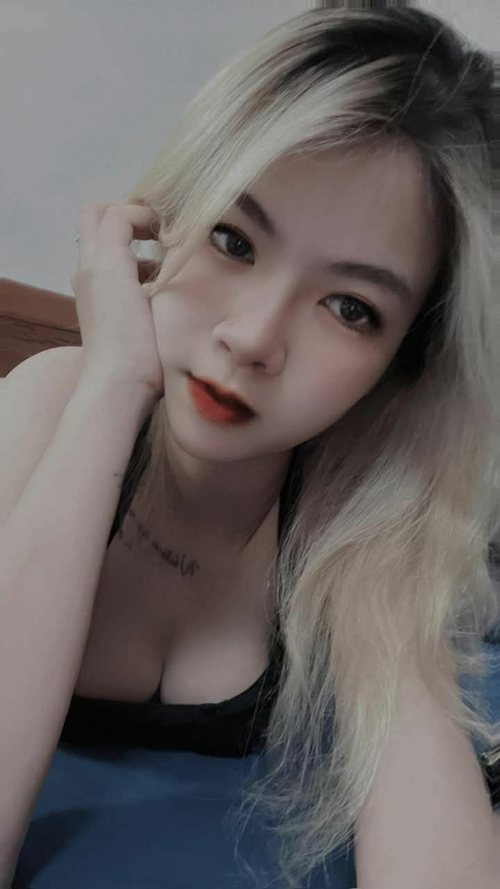 Lồn em ngon quá cho anh liếm cái nha